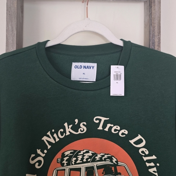 ⭐️40% Off⭐️ Old Navy Men's Graphic Holiday Crewneck Sweatshirt - Picture 4 of 10